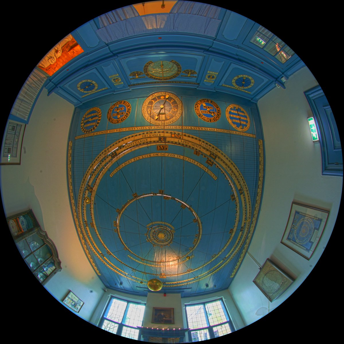 EiseEisinga's tweet photo. Ronde getallen zijn altijd leuk.
We hebben 2000 volgers!
Bedankt allemaal en hopelijk kunnen we elkaar snel weer ontmoeten onder het meesterwerk van Eise Eisinga.
#Planetarium #museum #Twitter #volgers https://t.co/NBQyvVnHnN
