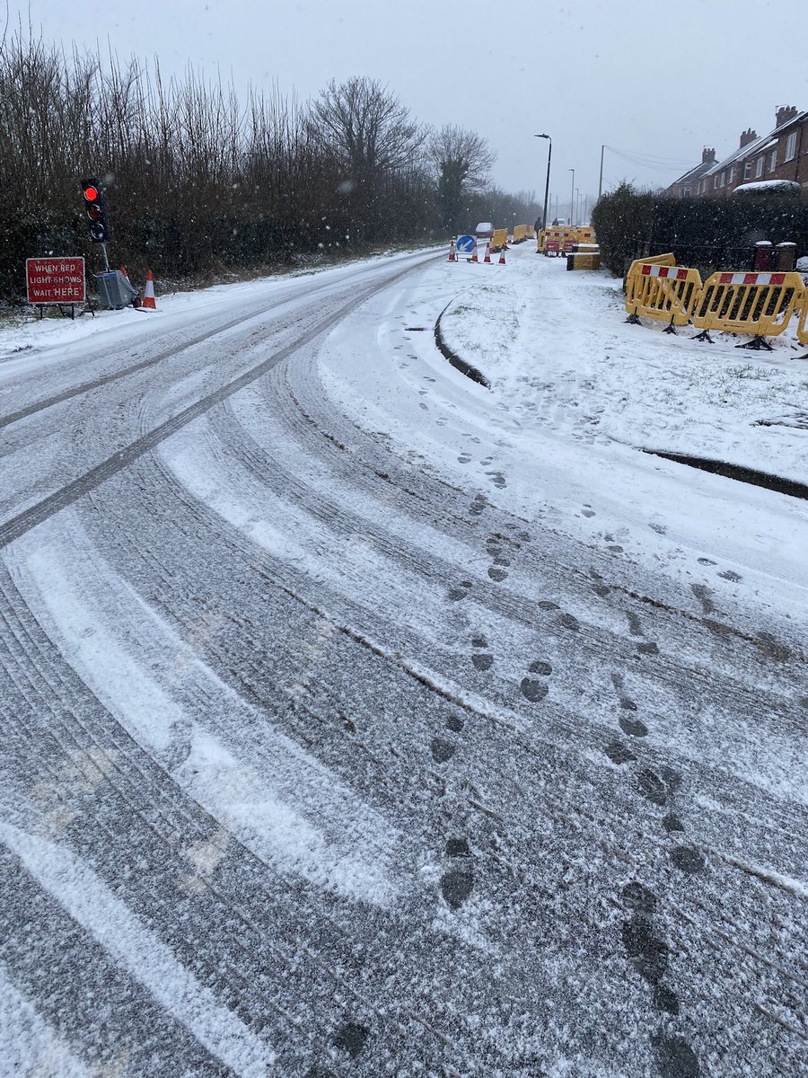 ShiftTM's tweet photo. As we are waking up to another snowy day in many places across 🇬🇧 again today here are two recent sites our teams have worked on in the last few days in Hull and North Lincolnshire.

Email: Sales@shift-traffic.com
Landline: 01652 656291

#TrafficManagement #SiteSafety #Nationwide https://t.co/7G6X9eRm8l