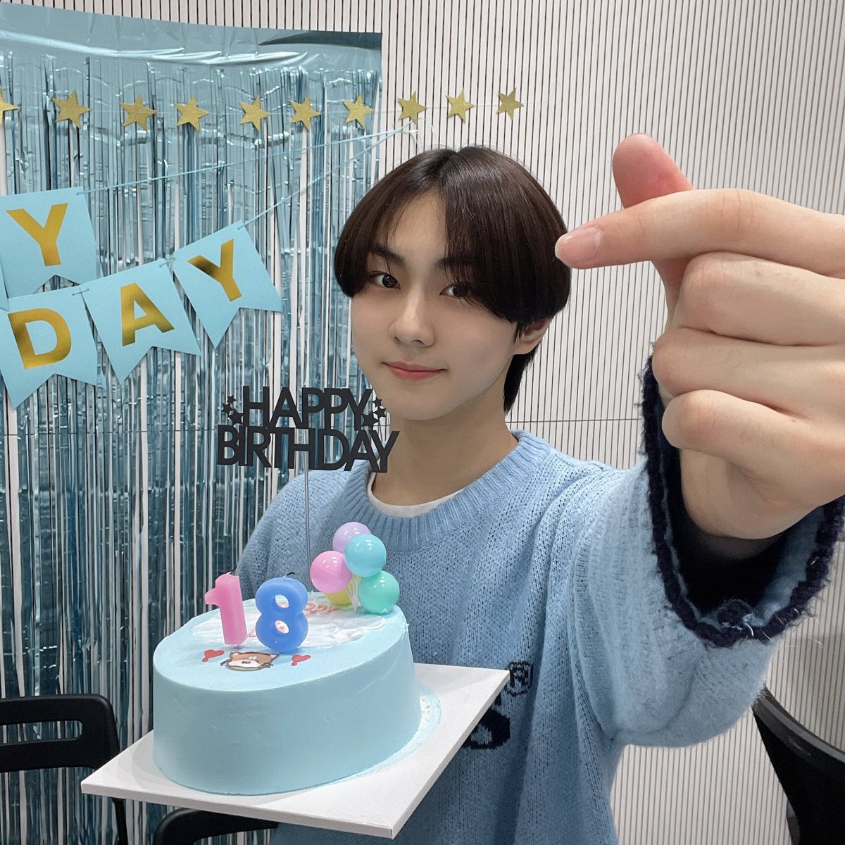 sage_JW's tweet photo. 아휴 이뻐라 https://t.co/CbZeBxNu1d