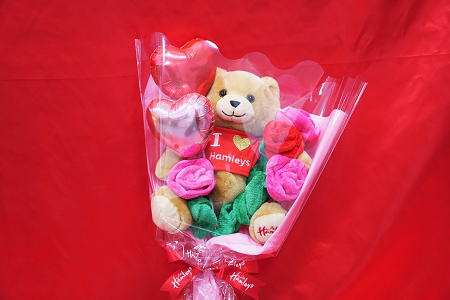 HamleysJp's tweet photo. 【横浜店・博多店】
もうすぐバレンタインデー
大切なひとたちへかわいいベアと花束を贈りませんか。
Fuzzbuzz by Hamleysでは
お好きなぬいぐるみとお花のぬいぐるみを合わせて
オリジナルのかわいい花束が作れます。
#Fuzzbuzz #WrapWrap #お花のぬいぐるみ #枯れない花 #ぬいぐるみ #hamleys https://t.co/X2T2lcEKCS