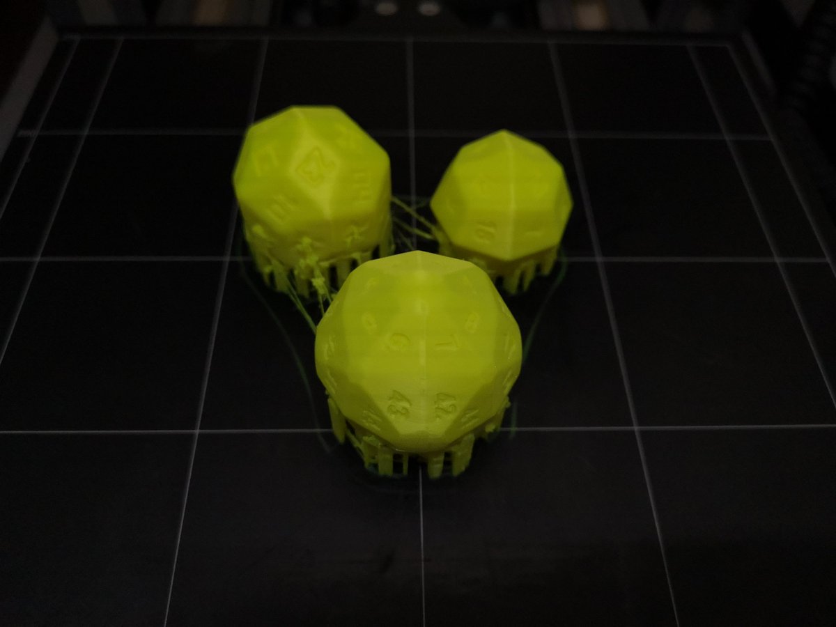 Kenshi2009's tweet image. The board game that lost the dice 🎲 is back! If you change the maximum number of dices, you can change the rules 😎
サイコロ🎲を無くしたボードゲームが復活！目の数を変えればルールチェンジも😎
#snapmaking #upcycling 
#snapmaker #3dprinting #3dprinted #3dprinter