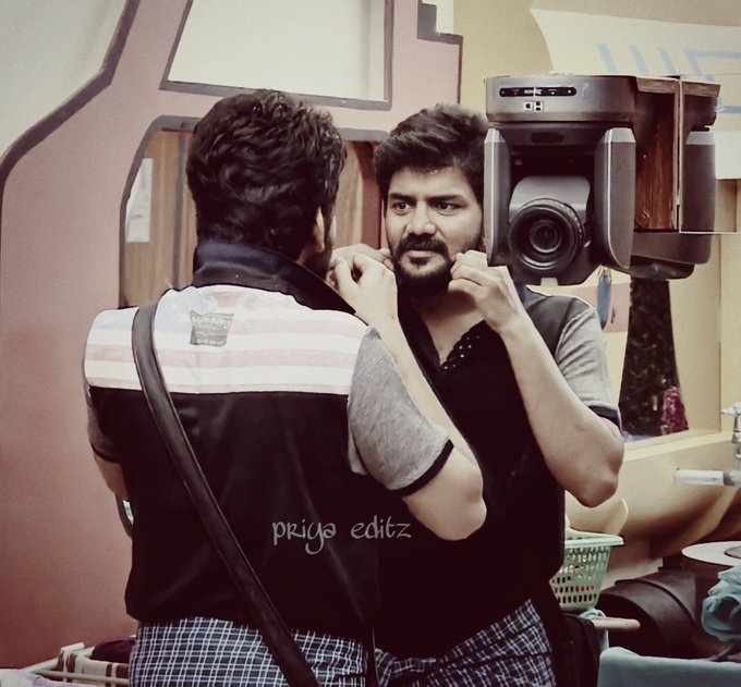 அதிகமாகப் பேசுபவனை விட, அமைதியானவன்தான்ஆழமாய் இருக்கின்றான். வரையப்பட்ட வரிகளைவிடவும், மிக அதிகமான தகவல்களைக் கொண்டிருக்கின்றதோ வெற்றுத்தாள்கள். #Kavin |  #Lift |  @KavinFansClub |  @ArmyKavin