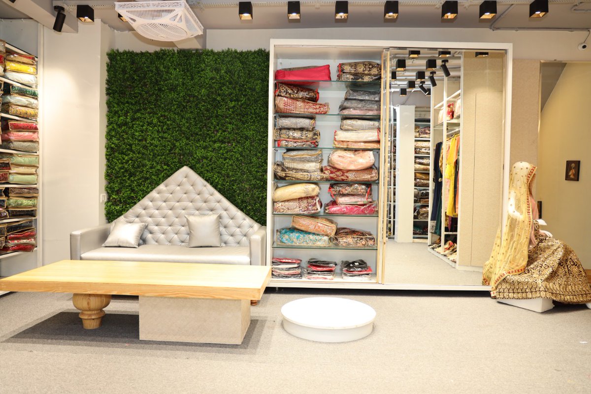 LafitLighting's tweet image. Retail outlets where fashion collection needs to be highlighted, product qualities, and create virtual spaces. 
Join us &amp;amp; #bethelight 
lafitlighting.com 
#Smartnext #LafitLighting #LED #Lighting #Power #Saving #EcoFriendly #Design #Innovation #Technology