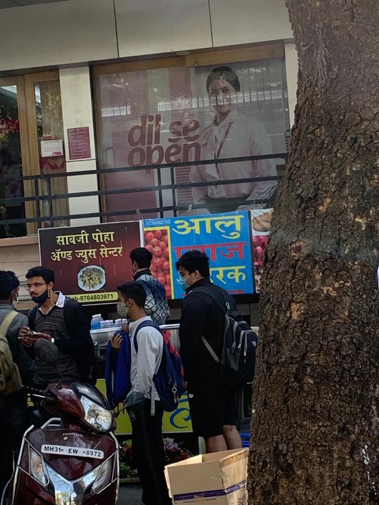 ngpnmc's tweet photo. #NMC officials have conducted #AntiEnchroachment drive in Gandhibagh Zone and removed several illegal encroachments.

#NagpurMunicipalCorporation #Encroachers #illegal #AcquireLand #IllegalExtension #Remove #Drive #Movement #Gandhibaug #Nagpur #NMC https://t.co/JjZ7pdPezv