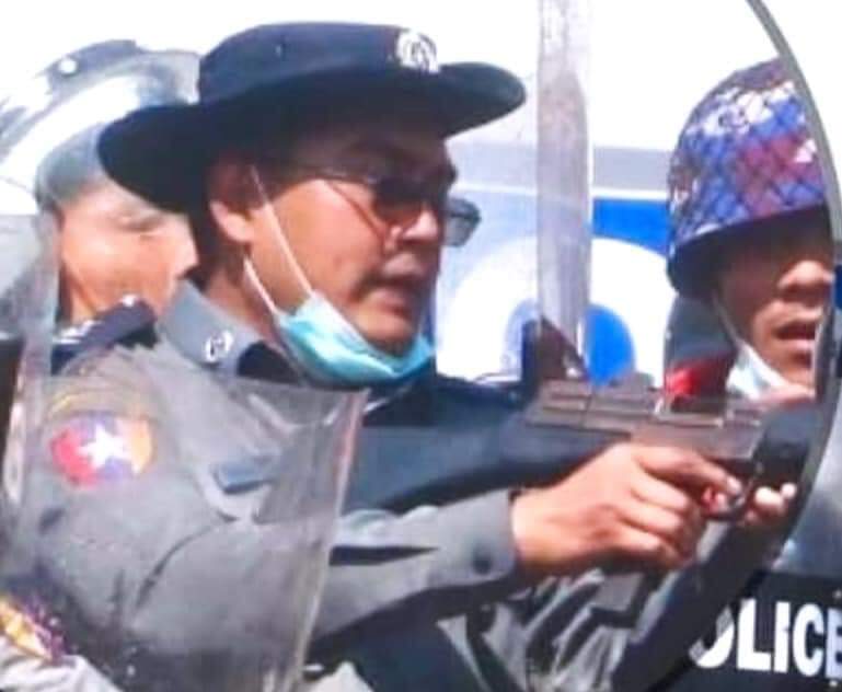 NNYIMYINT1's tweet photo. One girl died at Nay Pyi Taw due to head shot. Is Head-shot allowed  in handling the protesting crowd?They should shoot only at non-vital areas.
If anyone is capable of reporting it to the UN,please do.

#rejectmilitarycoupmyanmar 
#UNSecurityCouncil 
#InternationalCourtofJustice https://t.co/RxcI6wNpUS