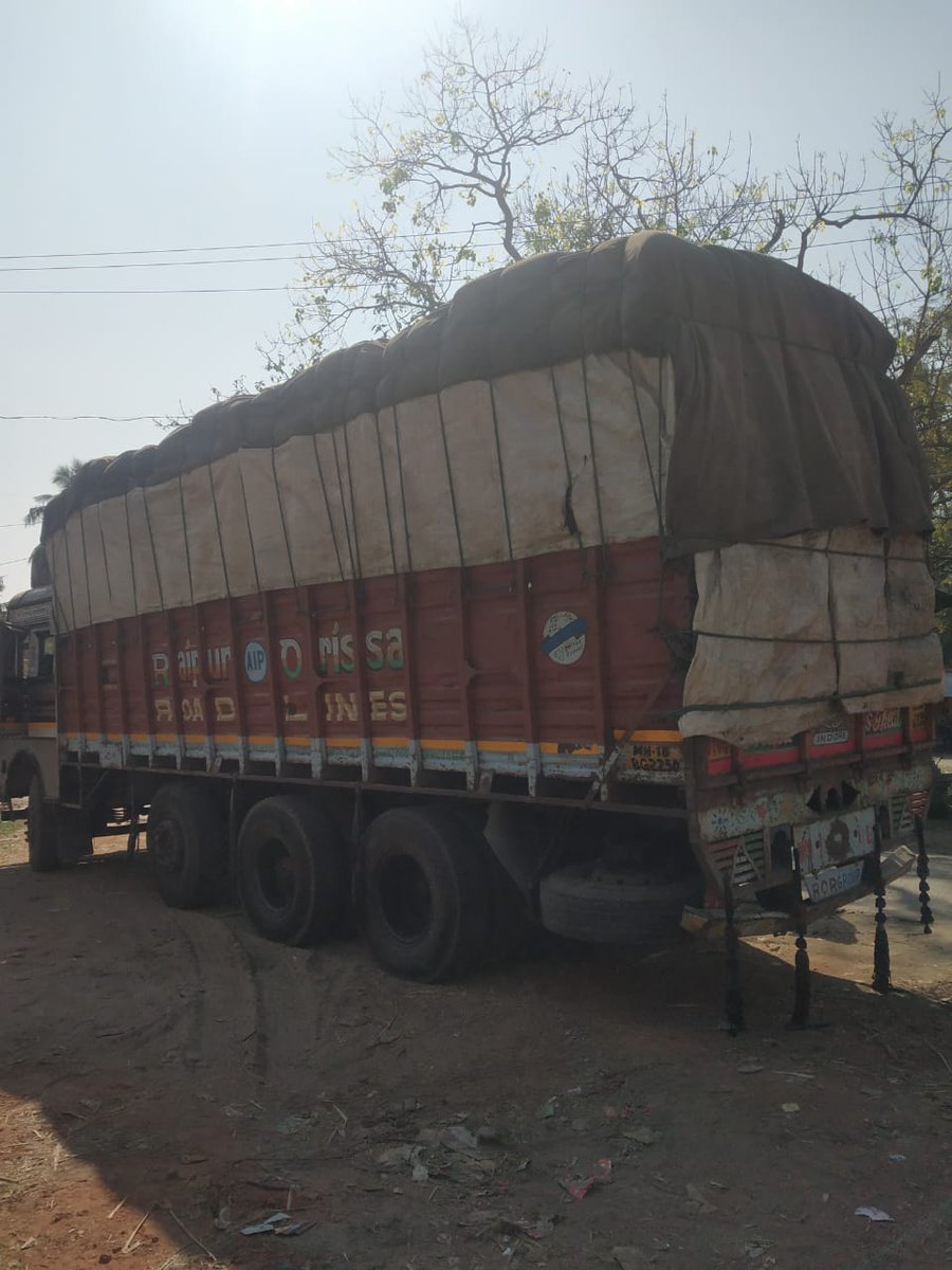 CommitteeMarket's tweet photo. @majhiniranjan07 @csobdk @Harishc_Mahalik @CMO_Odisha @rajaaswain @gyana_r_das @Naveen_Odisha @Coop_Odisha @Food_Odisha @DM_Bhadrak @MoSarkar5T Sri Ganesh rice mill of Sambalpur District lifted paddy from totapada PACS today https://t.co/jKB6LJwziY