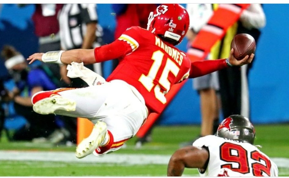 MaxMarucci's tweet image. Ma quanto è meraviglioso questo gesto atletico?
Per me hai vinto tu.
#patrickmahomes15 #superbowl