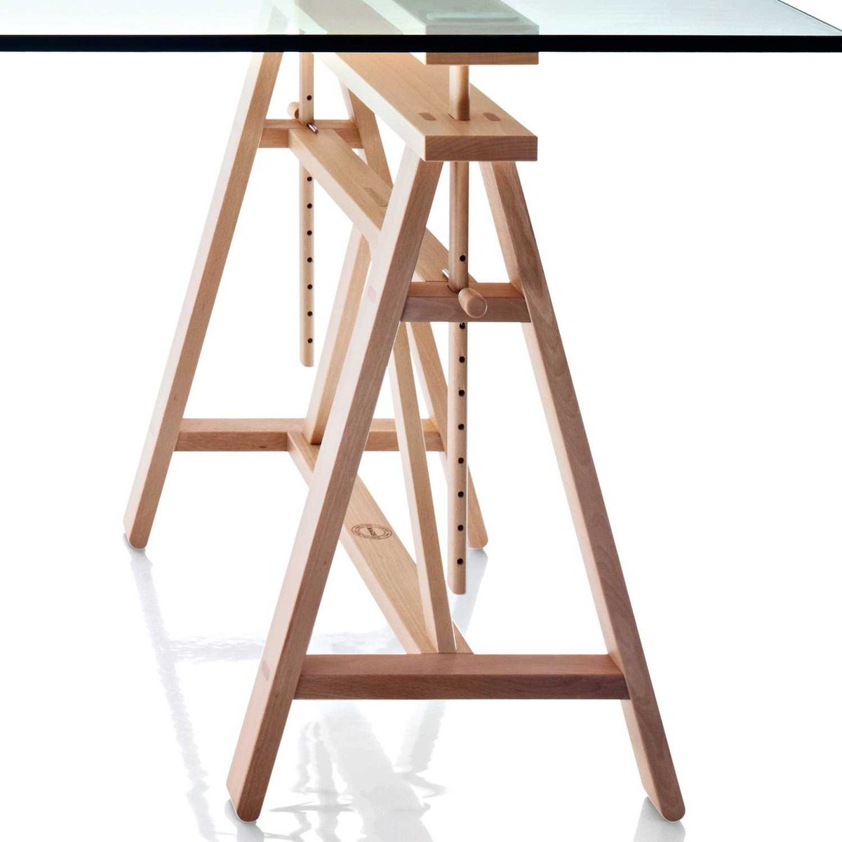 arredatutto's tweet photo. Magis again.
We adore this HEIGHT ADJUSTABLE table. 
We love its structure with its artisan laboratory atmosphere.
Ah, we almost forgot: "teatro" in Italian means "theater".
Sound familiar?

Teatro by Magis: https://t.co/C1yV7uHJaX

#magis #teatro #madeinitaly #arredatutto https://t.co/4rZvJhFD3O