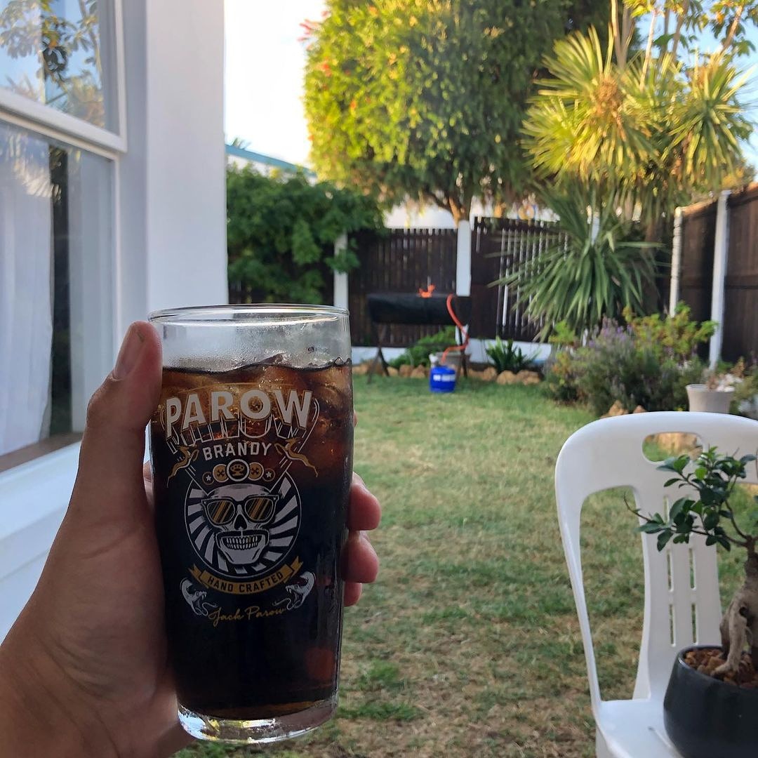 parowbrandy's tweet photo. Dinsdae bedoel beteken een ding vir ons.

DINSDAG DUBBELS.

Vang vir jou 'n bottel van die beste.

Beskikbaar by alle proper  drankwinkels.

📸: @janhendrik_4 https://t.co/jFDBqAMbea