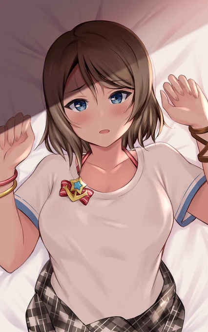 「服シワになっちゃうよ…」 