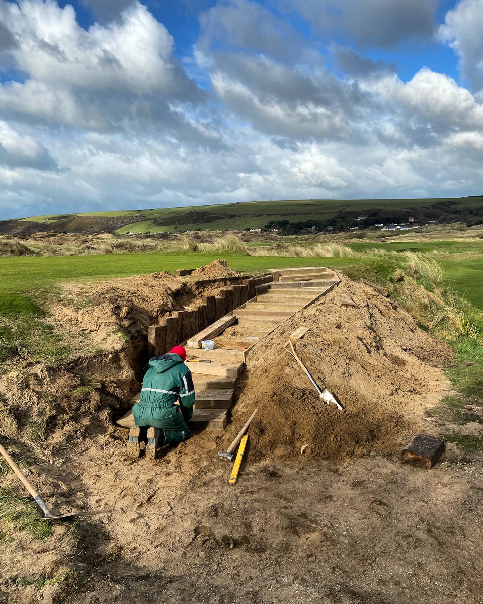 The new steps on the 7th on the West Course are coming along nicely 🪜 #SauntonGolfClub