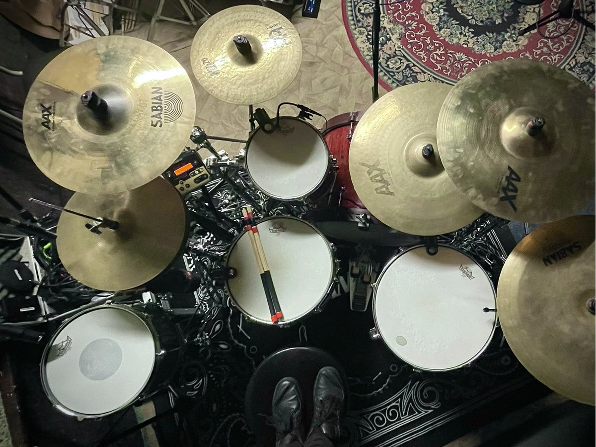 kulabros's tweet photo. And to fullfill memorizing the gearlist, this is my absolutely cool drum set I love very much 😃 Sonor S-Class , DW designs. snare, DW9000 doublepedal, Tama hw&amp;rug, Sabian AAX cymbals, Remo heads, Roland TM-2 &amp; triggers - now hybrid drum set since 2021! AKG, Shure, Rode, mics. ❤️ https://t.co/1GJXi7Pj8J