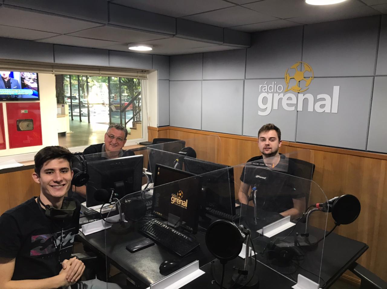 Rádio Grenal - Está no ar, o ☕️ #CaféComFutebol ⚽️. Tudo sobre