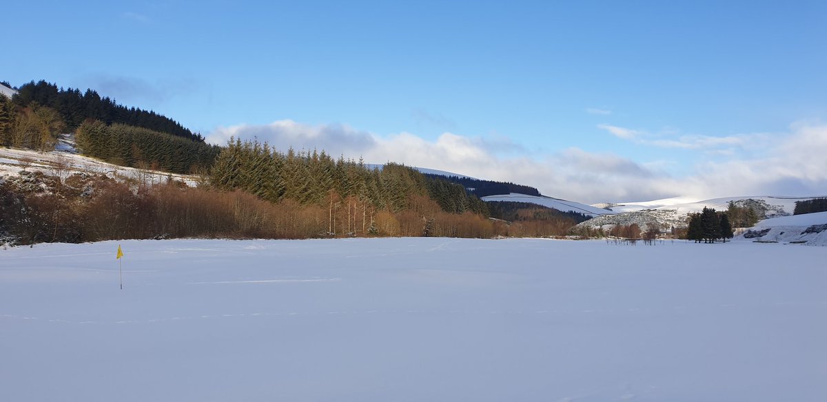 Snowy 5 miles up the Granites Road this morning...First run with snow underfoot literally from door to door. Arrived home just as the blizzard started....stunning #Scottish #snowy scenery all the way #innerleithen #runr #winter #milesformind <a href="/runr_uk/">Runr</a> <a href="/MindCharity/">Mind</a> <a href="/angie_weather/">angie phillips</a>