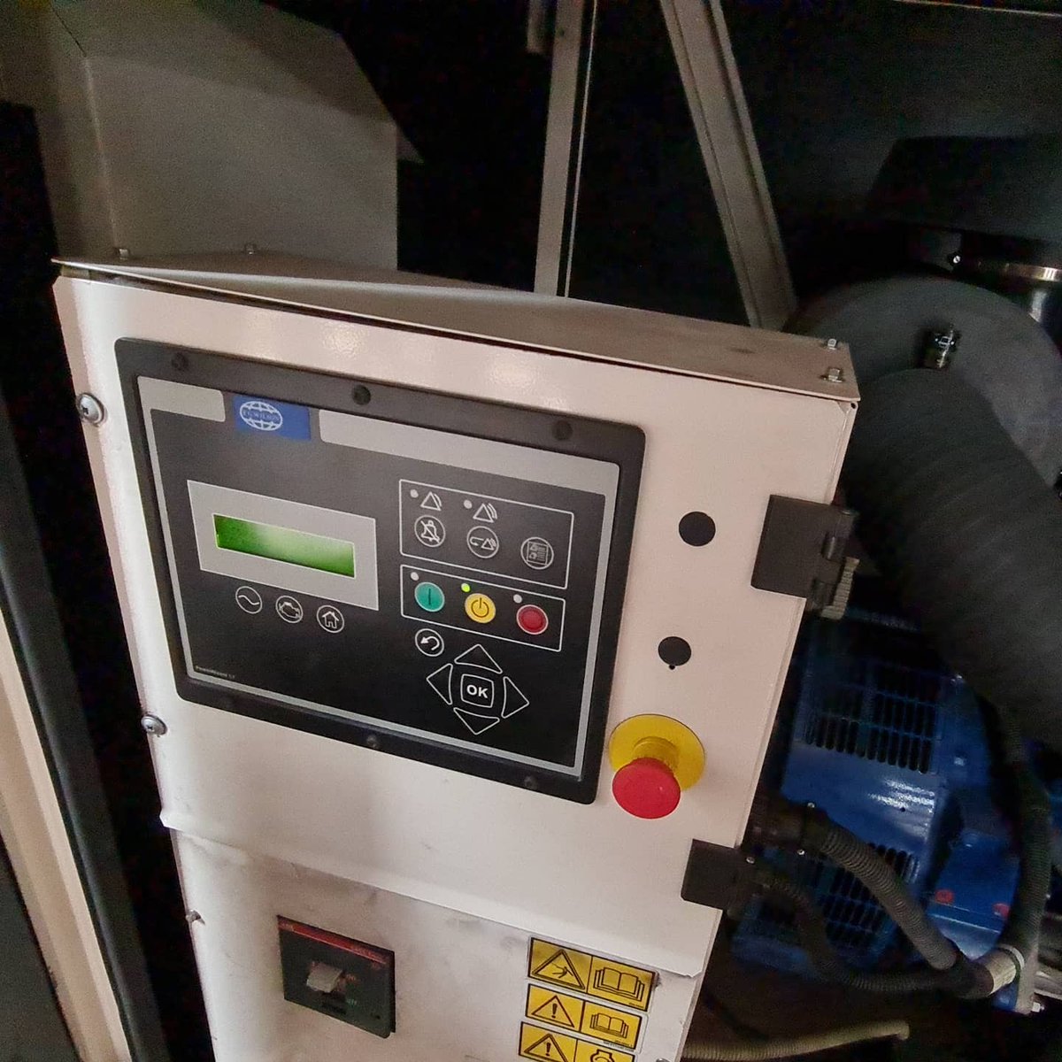 unicompex's tweet photo. Nous entretenons les groupes électrogènes FG Wilson en République Démocratique du Congo. Contactez-nous +243 81 99 35 000 ou contact@unicompex.net pour une cotation de service ou bien un contrat de maintenance. #fgwilson #republiquedemocratiqueducongo #unicompex #dieselgenerator https://t.co/2ahABRYqQj