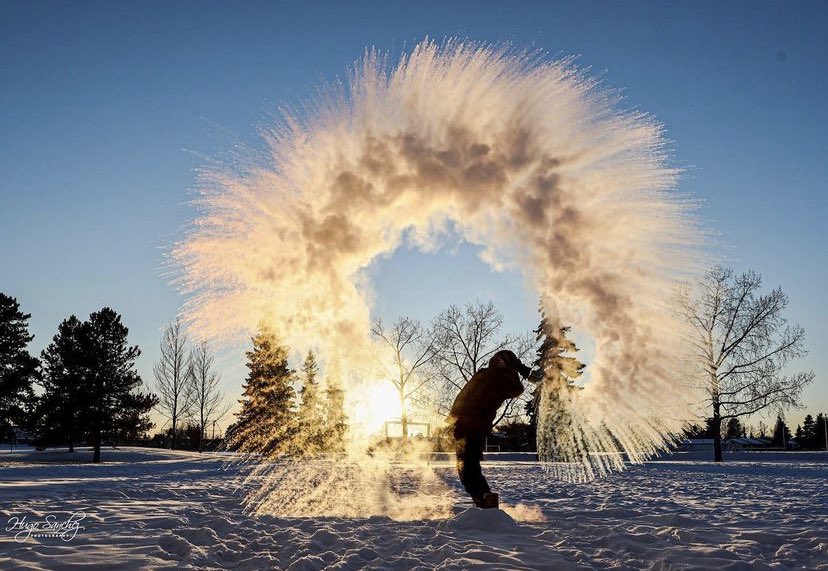 We do winter right here in Edmonton ❄️ #ExploreEdmonton 

📸 by <a href="/YEGHugo/">Hugo Sanchez</a> on IG