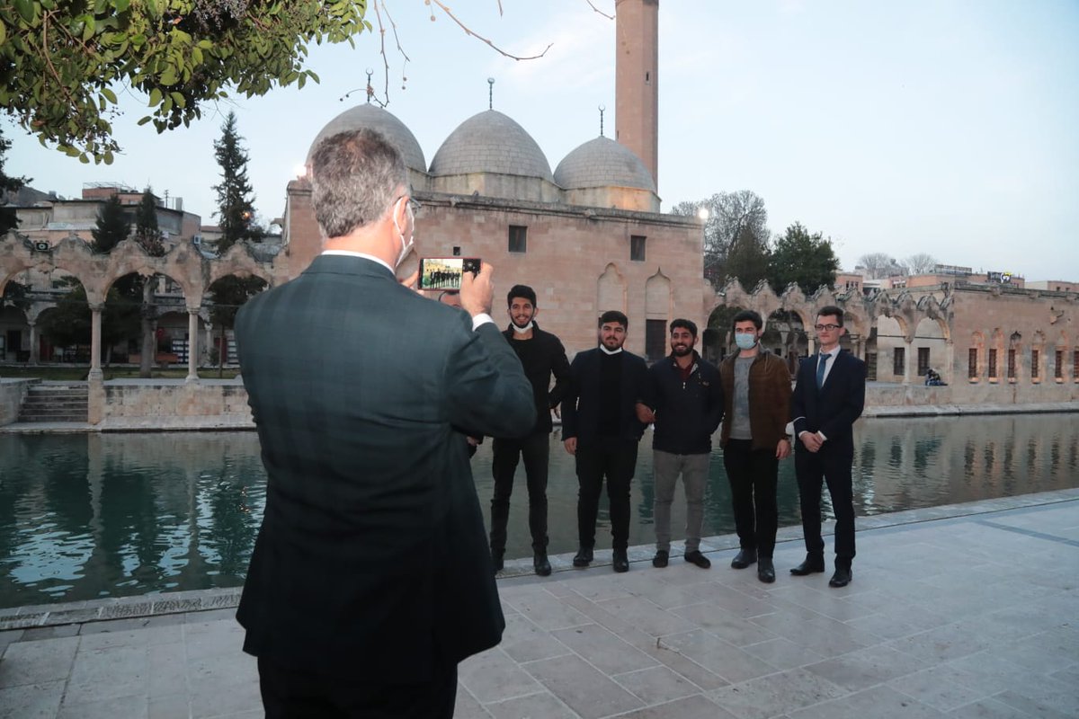 mehmetkusnet's tweet photo. Meclis Üyemiz Ali Malkoç'la birlikte vatandaşlarımızla bir araya gelip, sahada taleplerini dinleyip, çözümler üretiyoruz. https://t.co/Hgo8xcn6rg