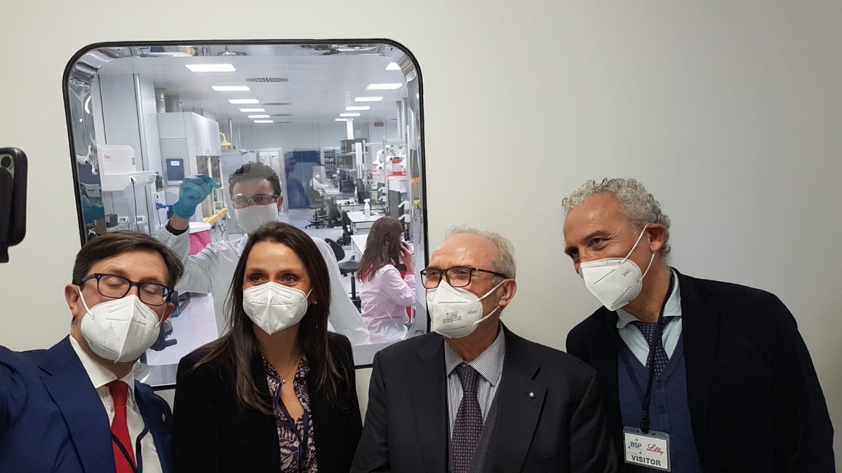 Damiano_Coletta's tweet photo. Un grande piacere incontrare il Sindaco @DarioNardella in un'occasione importante come questa. @EliLillyItalia e #BSPPharmaceuticals hanno contribuito a creare un'arma in più con cui combattere la pandemia #COVID19. Una partnership ideale tra due territori come Latina e Firenze. https://t.co/G2lYvwr4kB