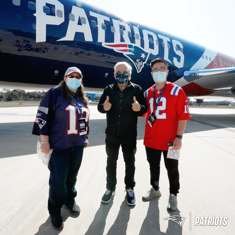 Patriots's tweet photo. A super day for our superheroes. 

All the best photos from Sunday's trip to SBLV with 76 vaccinated healthcare workers: https://t.co/8zl5MrXCSd