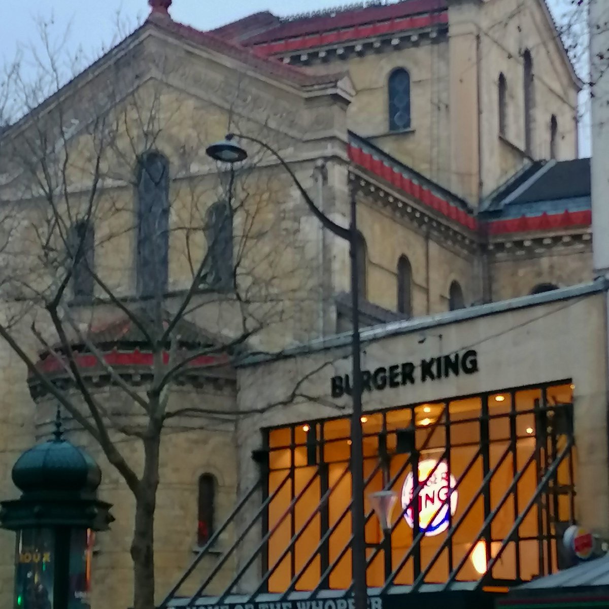 Spiritual food & fast food. Which one do you prefer? #church #burgerking #19thcentury #SURREALISM #parisinspiration #parisienne