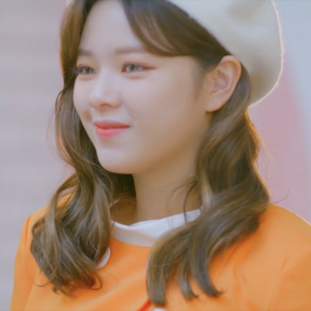 lq jeongyeon (@lowjeong) on Twitter photo 