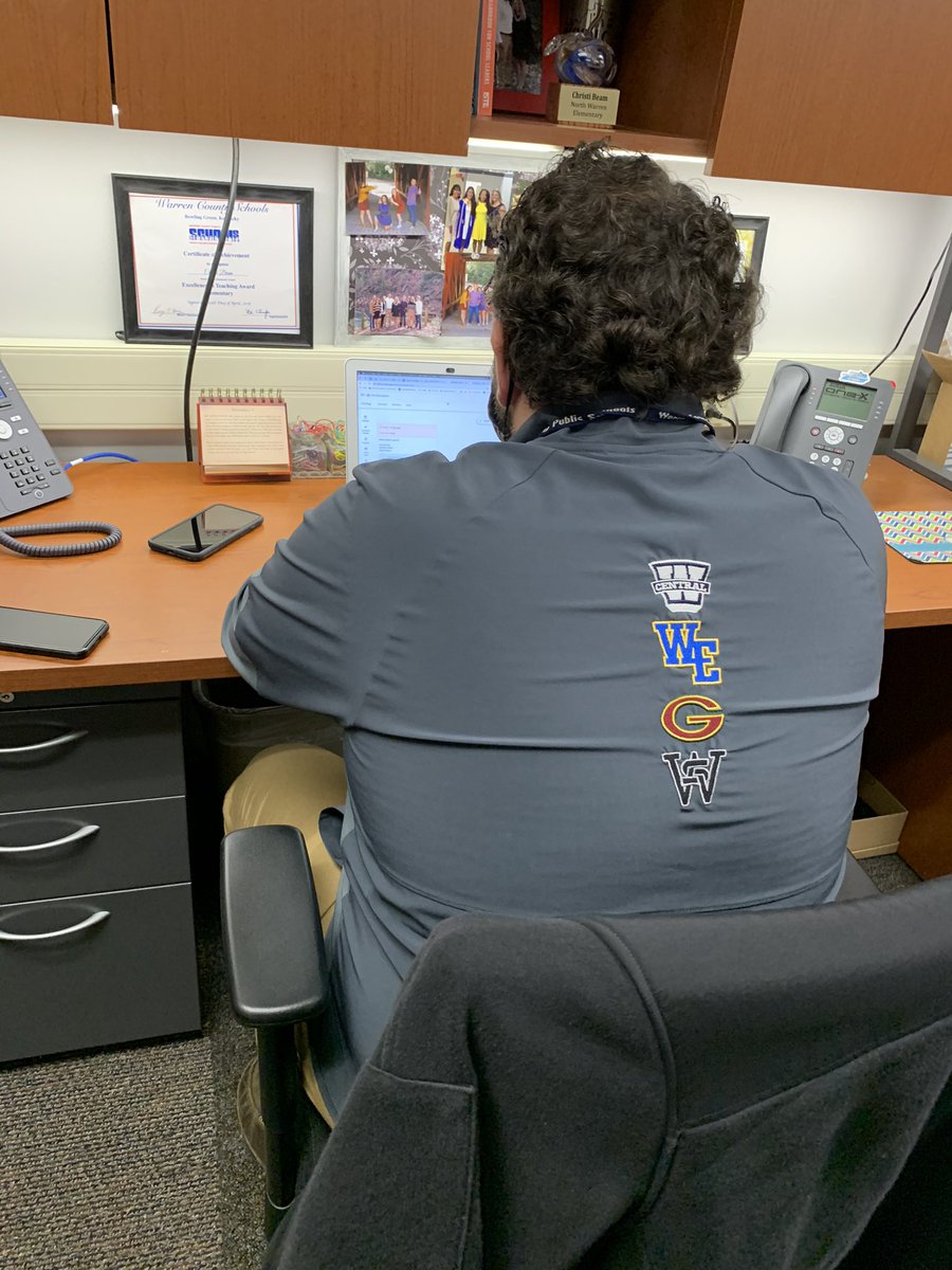 KristinRSmith's tweet photo. We only ever get to see the back of his head because he’s always working hard for our students! @wcpstech @MrAdamVincent @WarrenCoSchools #WelcomeBackWCPS https://t.co/NmlcZbLeyP