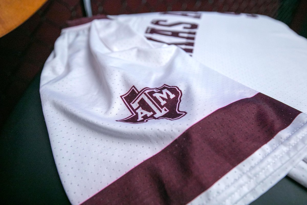 AggieSoftball's tweet photo. Let's get things started!

🚨 RETWEET to win:
↪️ White Jersey, No. 9️⃣ 

#GigEm https://t.co/LwjapEBFHP