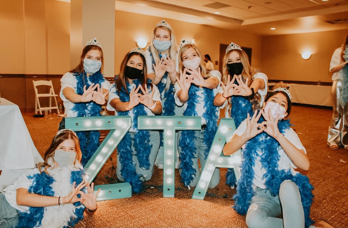 SHSUZETA's tweet photo. Bid day, best day!!! WELCOME HOME  SPRING ‘21 🤩 #shsuzeta #weareZTA #QUEENZ #ZLAM https://t.co/F2axU8OZGe