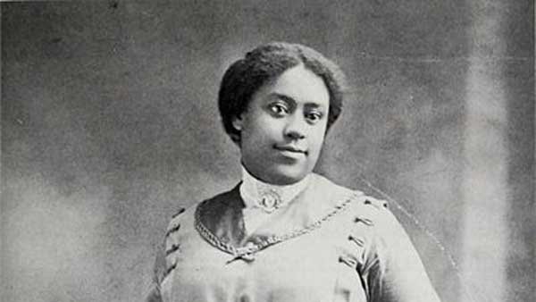 SimmonsUniv's tweet photo. Do you know Jessie Gideon Garnett, the first female African American dentist in Boston? @SimmonsSLIS student Katie Meyers ’21MS unveils Garnett’s perseverance to practice dentistry professionally. Read more: https://t.co/38ahXf1yB9 

Photo Credit: City of Boston Archives https://t.co/wyIXhTBwSA