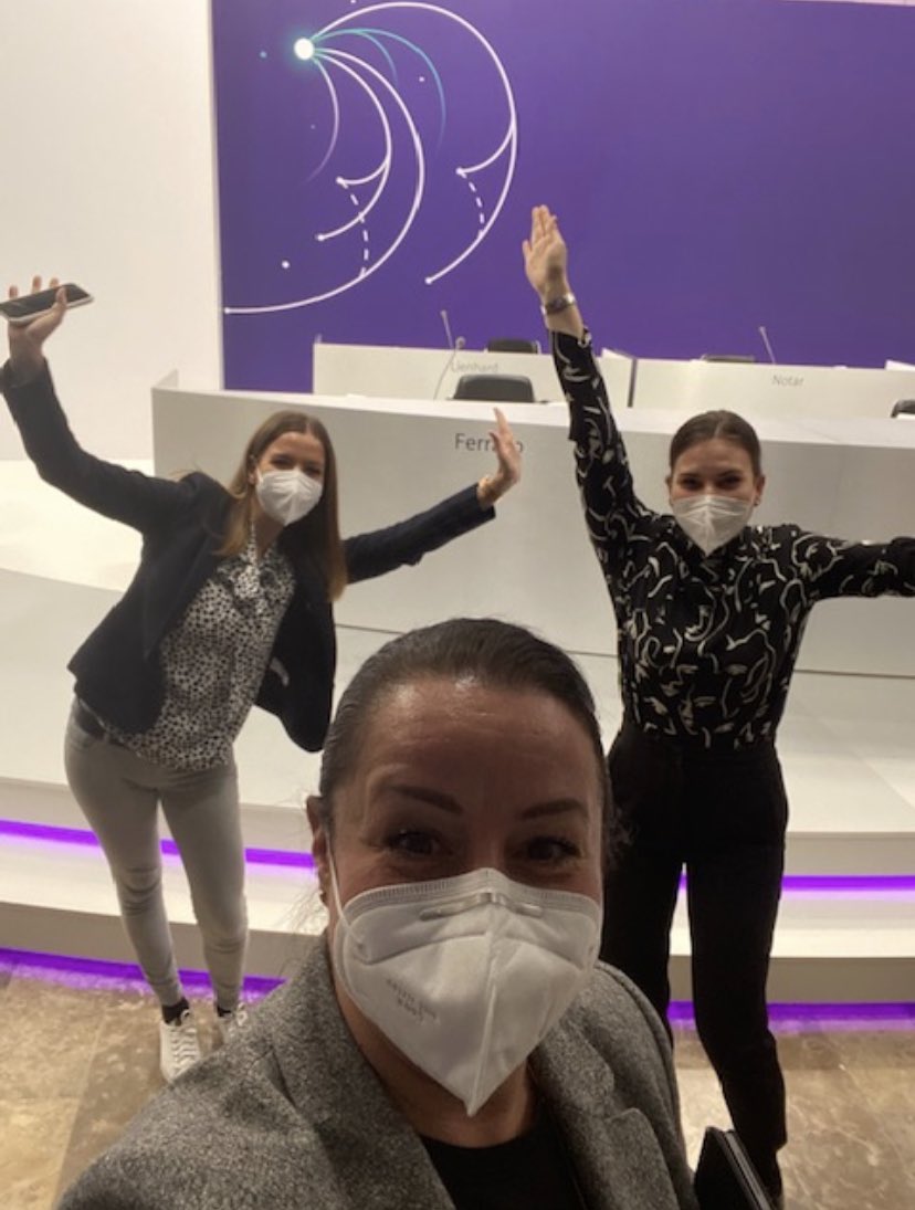 Maria__Ferraro's tweet photo. It‘s a wrap for today! 👏🏻 The rehearsal for our very first Annual Shareholders‘ Meeting went well, #TeamPurple again did an awesome job! Now, I guess everyone needs a bit of a rest before the big day tomorrow - including myself! 😉 #AGM #EnergyTransition https://t.co/tumGiWnirW