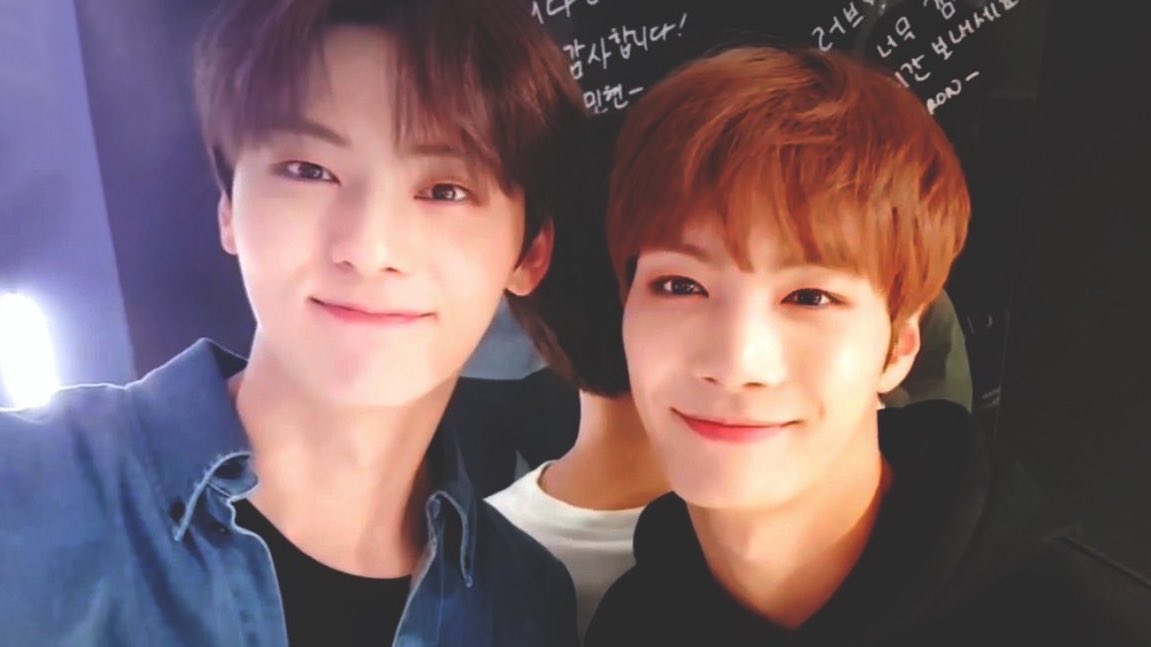 2HTIME's tweet photo. ( •〰️•)(◝◡◜  )
#뉴이스트 #JR #민현 https://t.co/KZgyzFGQx4