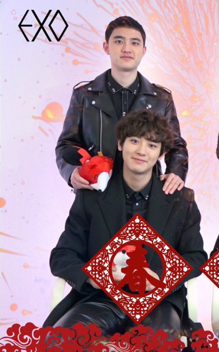  Hold On - Chord OverstreetKyungsoo making sure Chanyeol doesn't move too much during interviews. We love a clingy Kyungsoo coz its so rare to see him be the one holding onto someone.