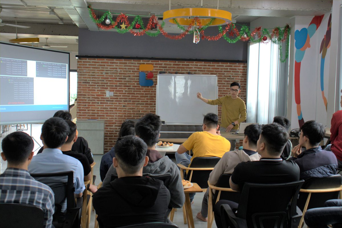 EnlabSoftware's tweet image. #Techtalk 
Last Friday, our developer illustrated the #Workflow of #Branchingstrategy by practical examples and shared multiple #advancedtips on using some kind of #Gitfeatures such as #Gitrevert, #Gitmerge, #Gitrebase, #Gitcherrypick. 
#enlabsoftware
#offshoresoftwaredevelopment