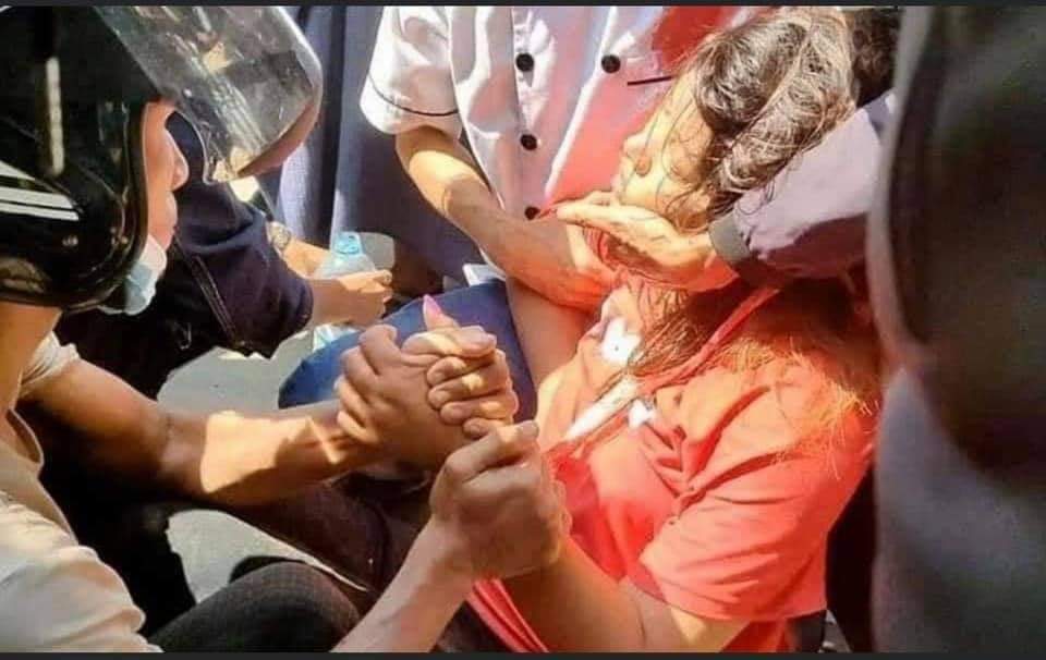THE POLICE HAVE ALREADY SHOT A WOMAN IN NAYPYIDAW #JusticeForMyanmar #MYANMAR