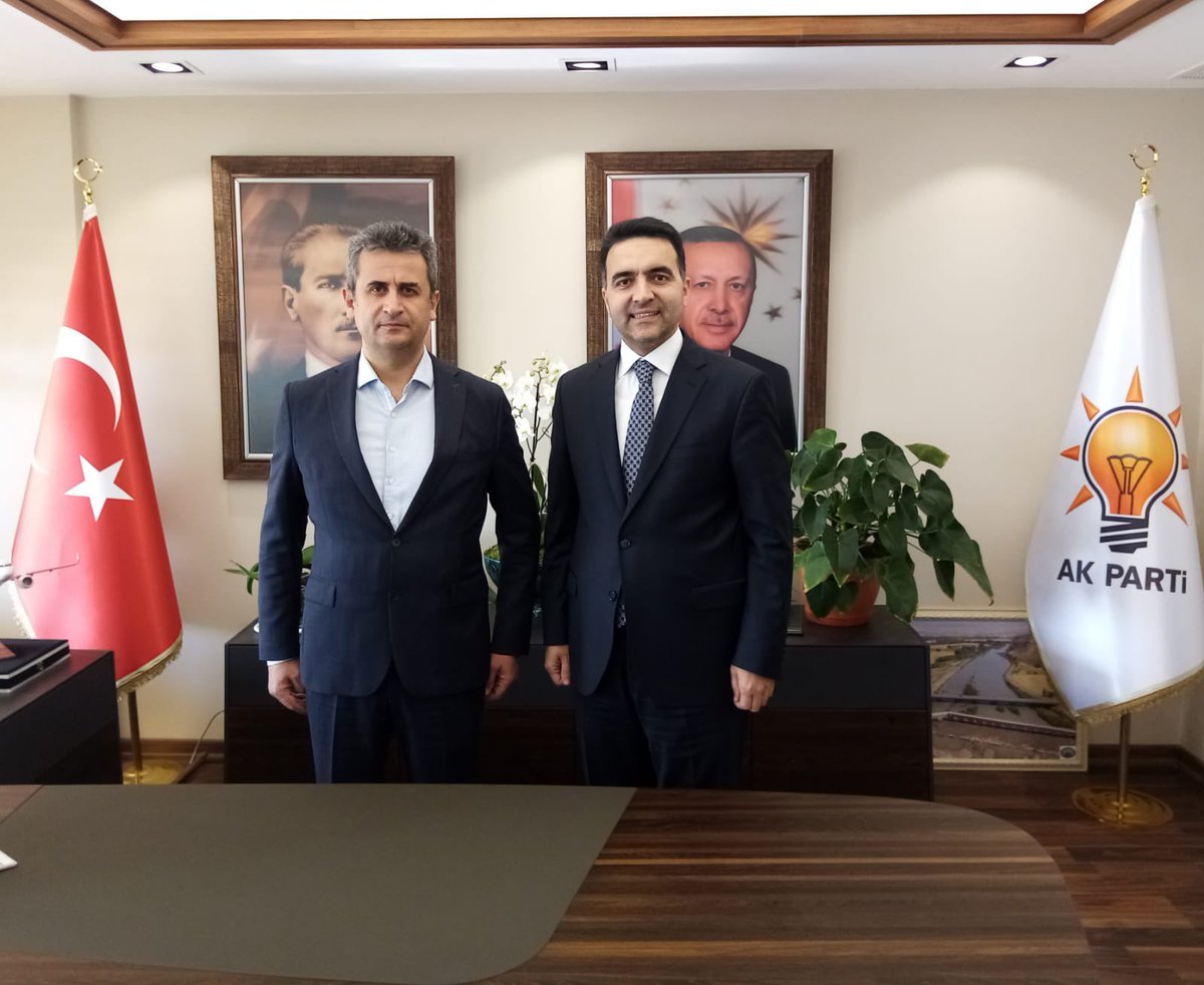 Sarıyer Kaymakamımız Sn. <a href="/MehmetozerOzer/">Mehmet ÖZER</a> İlçe Başkanımız Sn. <a href="/Hibrahimkursun/">Halil İbrahim KURŞUN</a> a hayırlı olsun ziyaretinde bulundu..