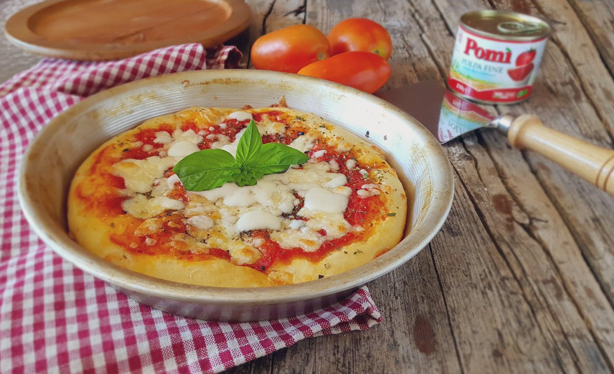 Dimmi che segui Giulia Valentina senza dirmi che segui Giulia Valentina 🍕🍽 

<a href="/NotGiuliaV/">GiuliaNonEsiste</a> 

#PizzaAlPadellino