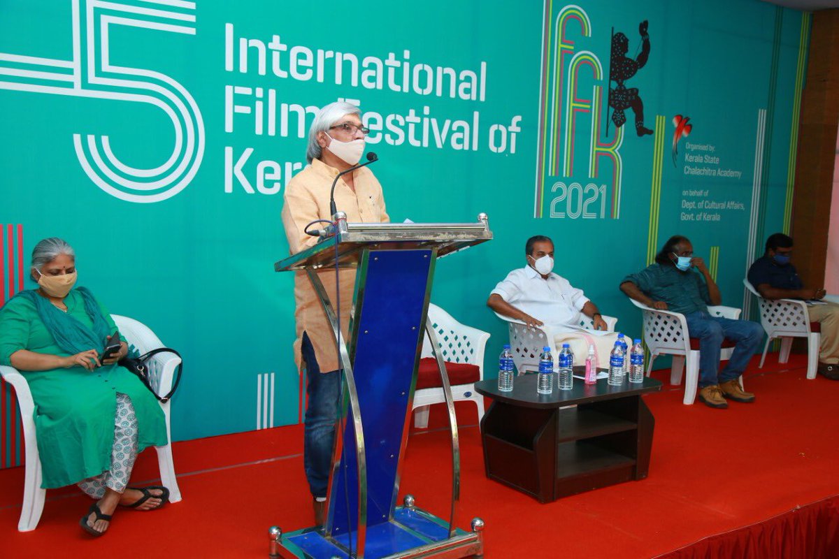 iffklive's tweet image. As a part of felicitating the health personnel in the state, 25th IFFK's first Delegate Kit for the festival was handed over to Shiva Moly, by the Chalachithra Academy Chairman Kamal. Shiva Moly, a staff nurse at the SAT Hospital,

#IFFKglimpses #delegatepass 

#25thIFFK
#IFFK