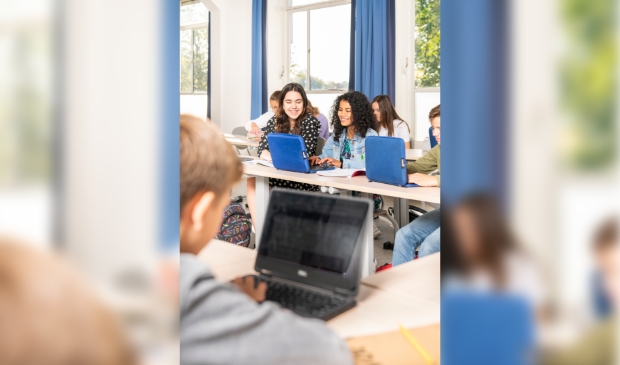 Gratis Chromebook voor alle nieuwe leerlingen Het Stedelijk Lyceum  -  huisaanhuisenschede.nl/nieuws/algemee…