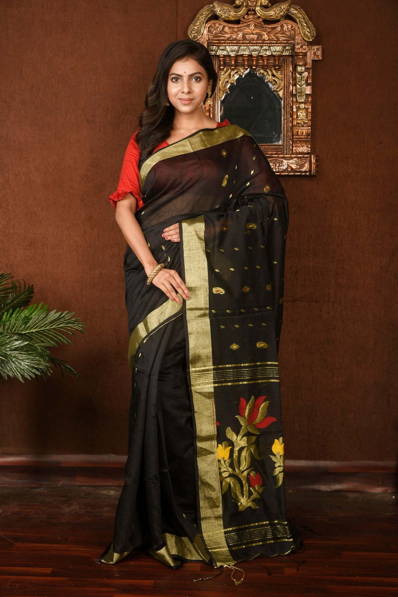 swopnopuron's tweet photo. Valentines day is about to come, are you looking to gift your girl a gift? then you must contact Swopnopuron, the ultimate solution for designer saree and jewellery 

Visit: https://t.co/8IlTDgyp0Q

#fashion #ethnicwear #shoppingonline #sale #discountshopping #womenswear #India https://t.co/ZmuUnBcugV