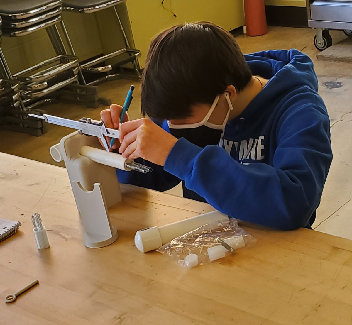 ENGINEERING_BHS's tweet photo. We should sweat the small stuff. Precision is important when we want to create what we intend to create. Besides, attention to detail is an essential engineering habit of mind. Solutions to real-world problems are currently underway in Design &amp; Engineering @BrandywineHigh. https://t.co/c4ElpJP6ge