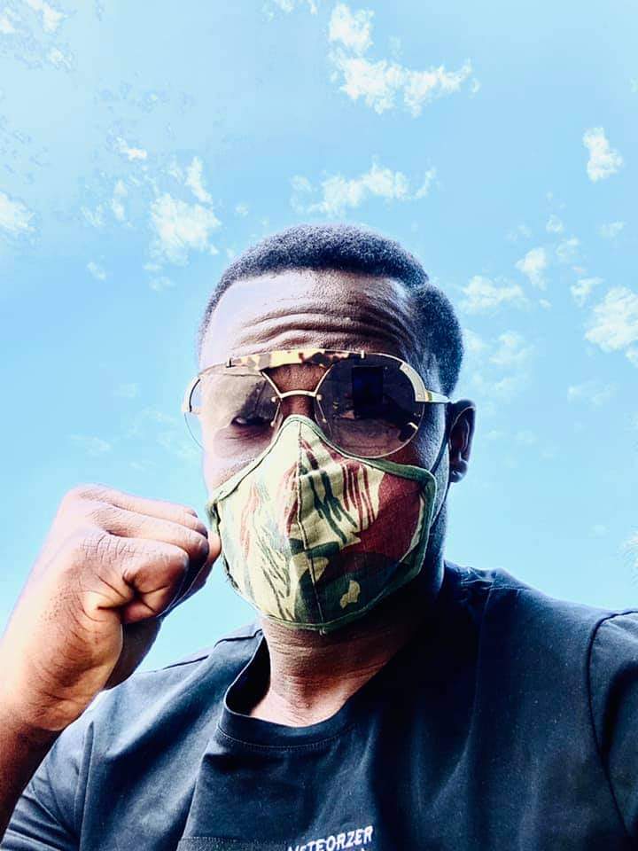 DisonsV's tweet photo. [#Justice] :
Mamadi Condé appelé affectueusement par ses fans Madic 100 frontières, un des plus grands semeurs de trouble via les réseaux sociaux vient de subir la rigueur de la loi. Il fera 5 ans d'emprisonnement ferme selon les autorités judiciaires guinéennes. 
#Guinee #Kibaro https://t.co/oo3Khuu1XX