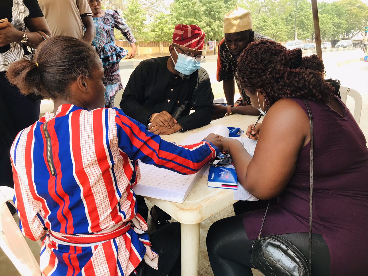Sobagunbiade's tweet photo. Today, I performed @officialapcng membership registration and revalidation at my polling unit 042, CAC junction, Grammar school Ikorodu.

I implore other members of our great party to come out in their numbers for this exercise. https://t.co/H5OfFzDxya