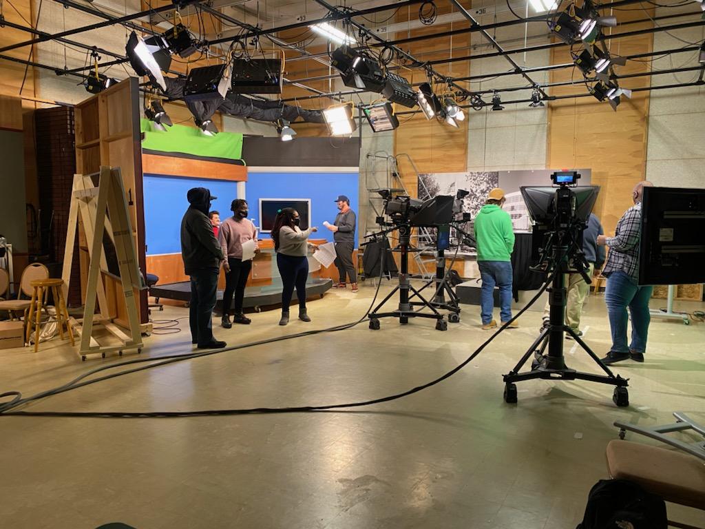 MHTV_CMU's tweet photo. News Central students are fired up for spring semester shows! https://t.co/0nI5eLO0Qh