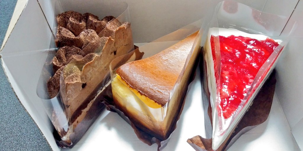 もか 初めてスタバケーキをお持ち帰りした 箱が可愛い もか 初めてスタバケーキをお持ち帰りした 箱が可愛い