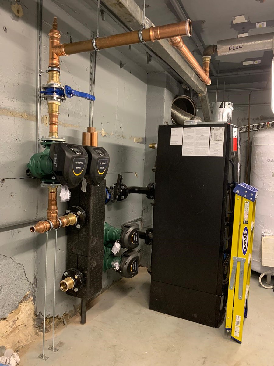 GemtexHeating's tweet image. This Belgravia communal heating system is underway with 4 old inefficient floor standings boilers coming out &amp;amp; a single MYdens modular boiler being installed in its place! Massive savings in time spent onsite, flue costs, reduced down time, space saving (0.5m3) &amp;amp; 14kW turndown!