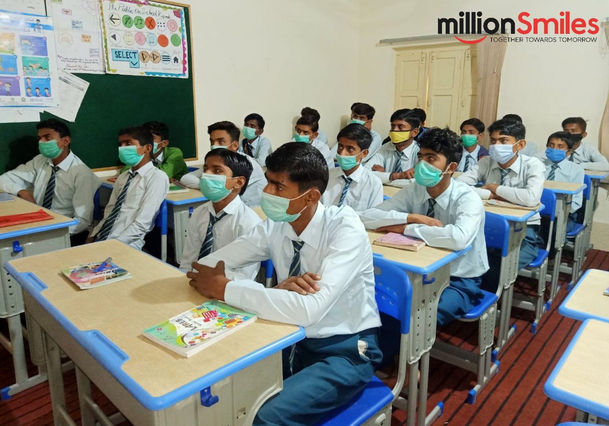 MillionSmilesPK's tweet photo. Kashmir Day and Tribute to our Kashmiri brothers and sisters with a #MillionSmiles !

Our Million Smiles team #Kumb arranged a Session about Kashmir Solidarity day in which team explained the history of Kashmir Day.

#TogetherTowardsTomorrow
#KashmirDay https://t.co/aaRoXDiJNb