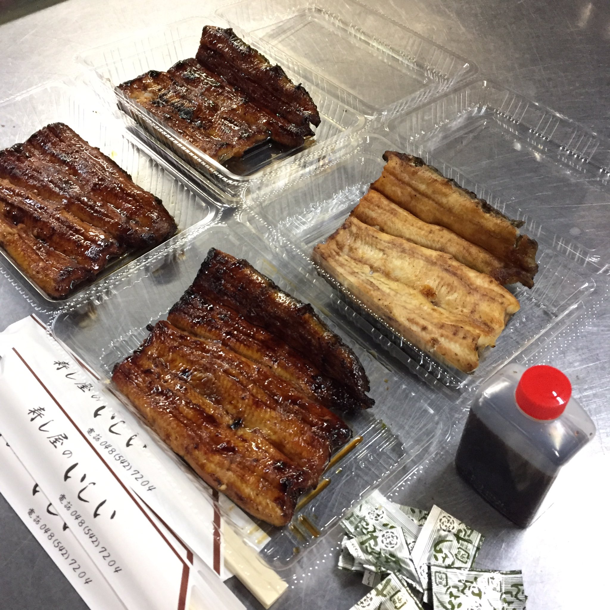 寿し屋のいしい 鴻巣市 吉見町 出前 テイクアウト こんばんは うなぎ蒲焼き 白焼きも出前 テイクアウトできます ご自宅でホカホカごはんに乗せて タレをかけてお召し上がりください Paypay Paypay加盟店 ペイペイ 鴻巣出前 吉見町出前