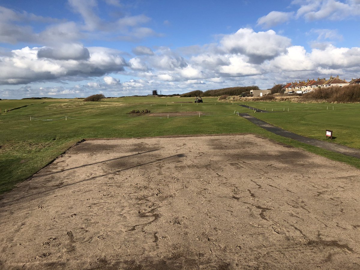 3 new levelled tees on the 1st then the 4th still has the turf on👏🏽⛳️