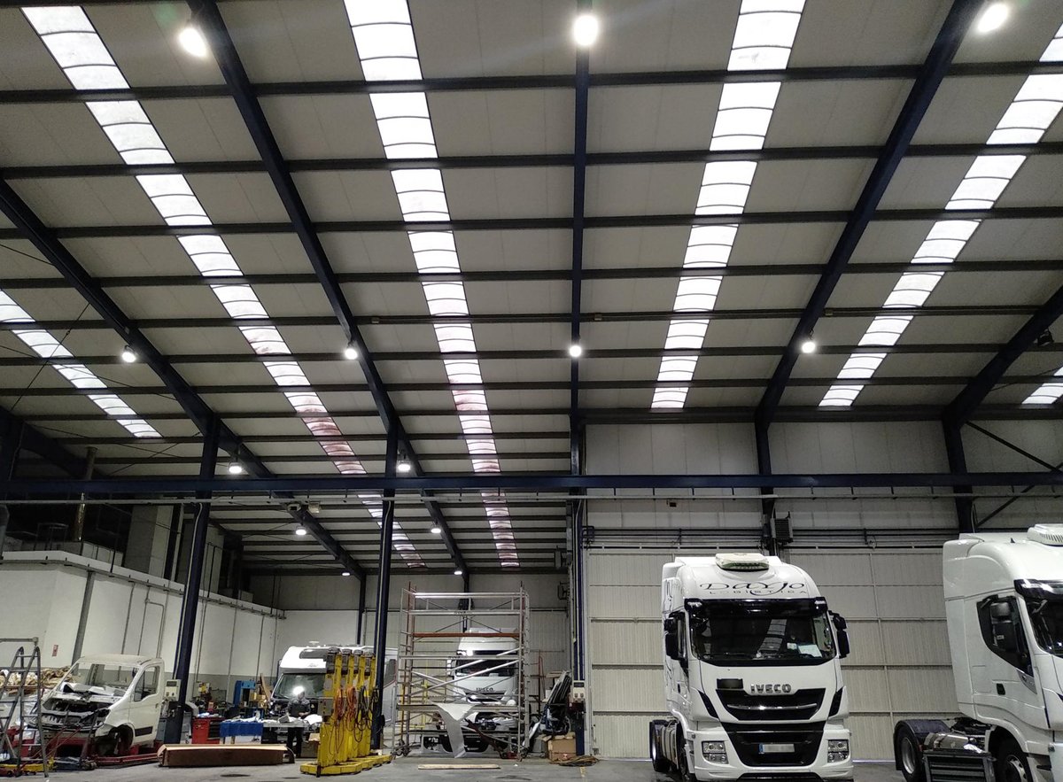 maslighting's tweet photo. El taller de IVECO en Porriño cuenta ahora con la #iluminación #led más eficiente gracias a los proyectores #Maslighting GROUND de 200W, equipados con ópticas de 60° para ofrecer la distribución más adecuada a esta instalación.

📌 Inturasa Pérez Rumbao
✒️ César Ramírez https://t.co/2GeEfMpXCH