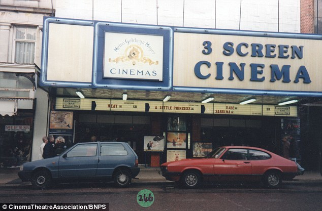 FB_BMB's tweet photo. #myfirstcinema where I made it to the end of the film was again on holiday to see The Santa Clause, December 1995, at the MGM Bournemouth. It is better known as the ABC, which it returned to after it was bought by Odeon - to separate it from the Odeon down the street. Closed 2017 https://t.co/lCJGsVdvtT
